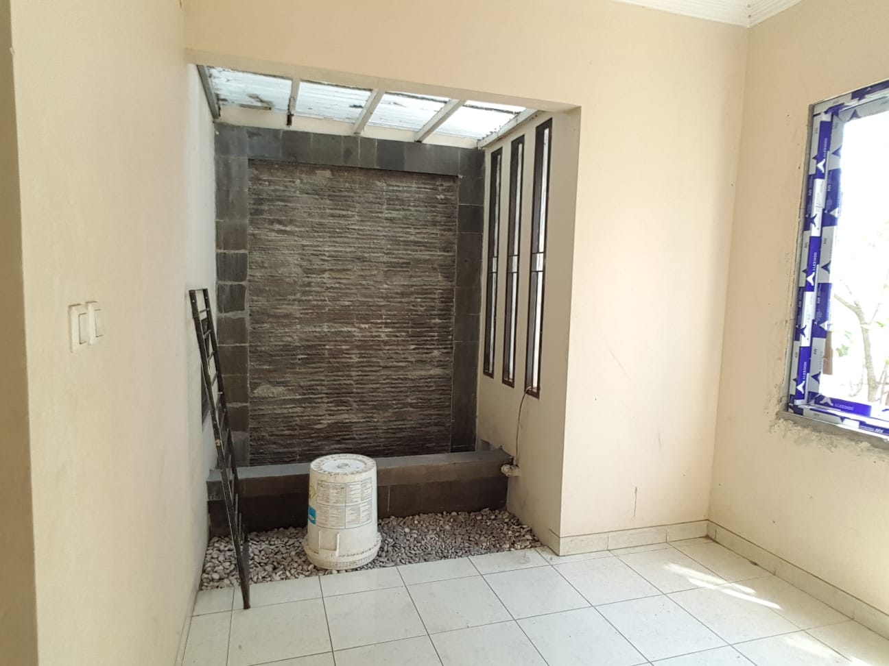 Rumah Dijual Semi Furnished di Cluster Bahama Deltamas